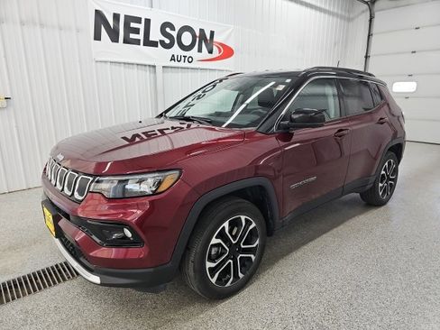 Used 2022 Jeep Compass Limited image 4