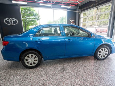 Used 2010 Toyota Corolla LE FWD image 4