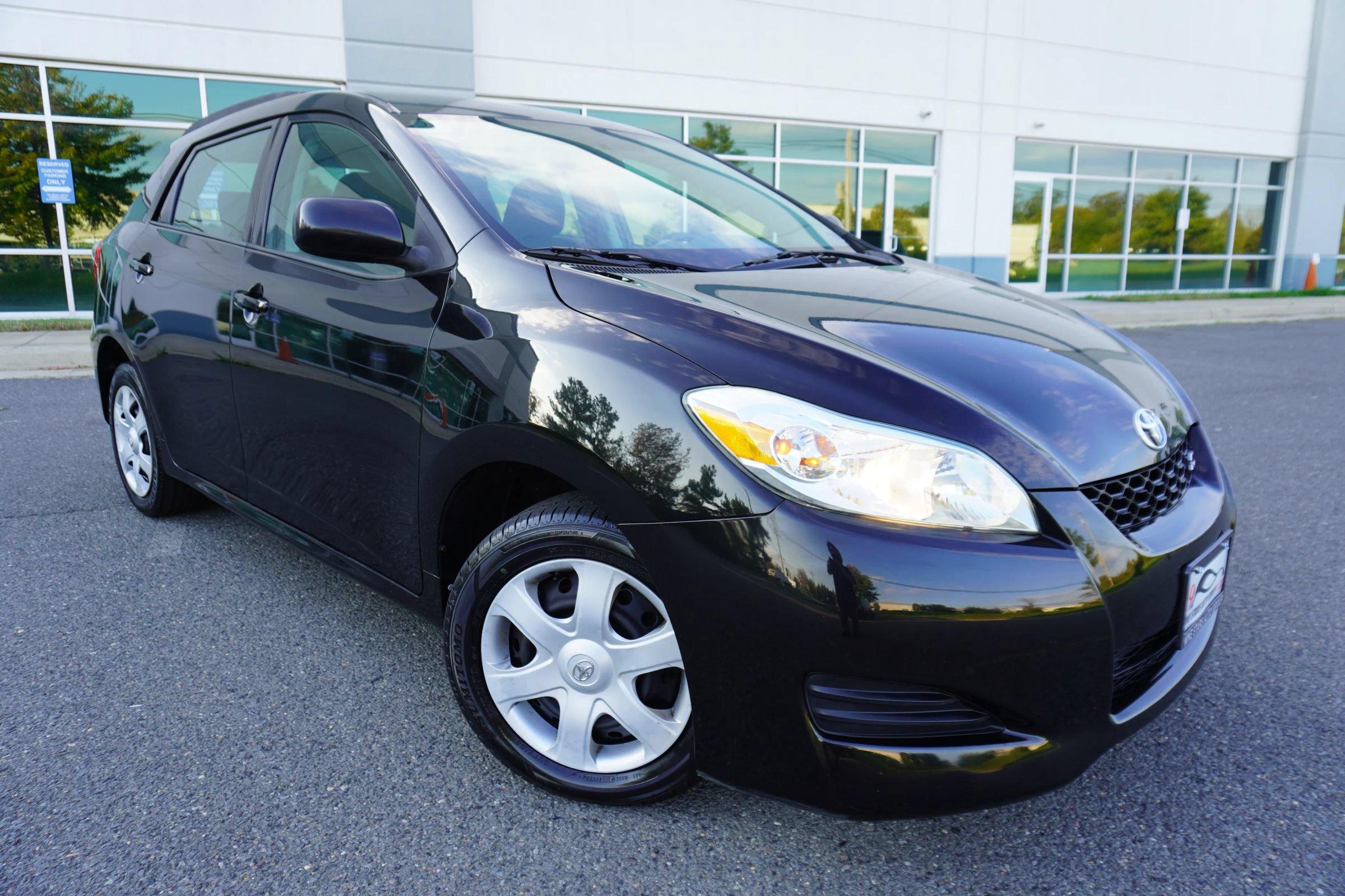 Used 2009 Toyota Matrix S w/ Preferred Accessory Pkg AWD/4WD image 1