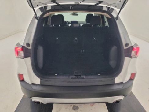 Used 2020 Ford Escape SE image 29