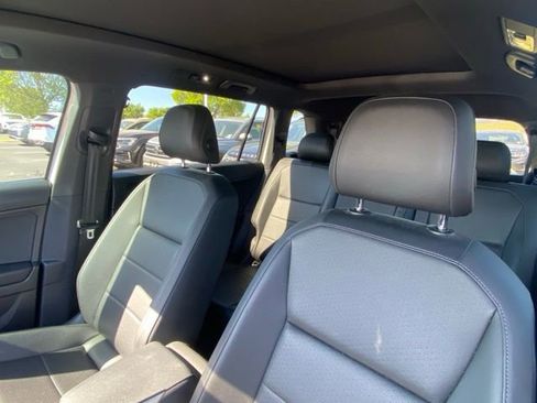 Used 2019 Volkswagen Tiguan SEL R-Line image 12