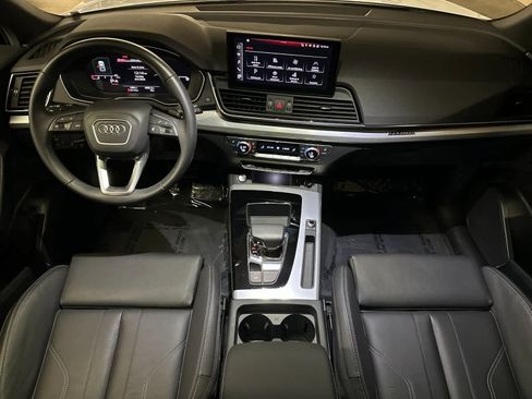 Used 2025 Audi Q5 2.0T Premium w/ Convenience Plus Package AWD/4WD image 3
