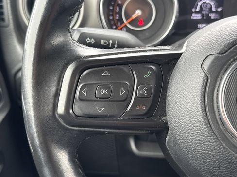 Used 2022 Jeep Gladiator Willys image 14