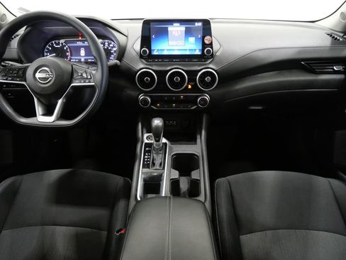 Used 2025 Nissan Sentra SV FWD image 10