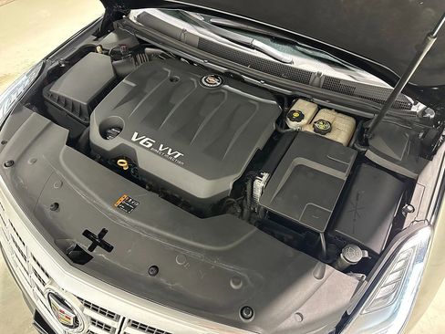Used 2013 Cadillac XTS Premium image 4