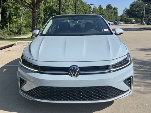 Certified 2026 Volkswagen Jetta SEL FWD image 3