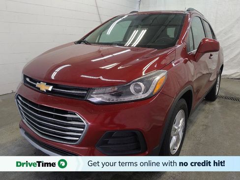 Used 2018 Chevrolet Trax LT w/ LT Convenience Package FWD image 1