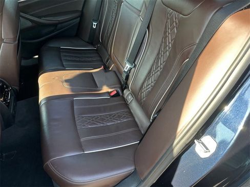 Used 2018 BMW M550i xDrive image 29