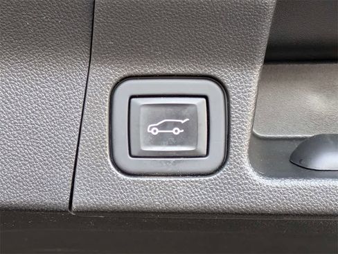 Used 2023 GMC Acadia Denali w/ Black Diamond Edition image 14