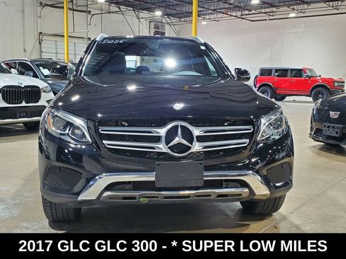 Used 2017 Mercedes-Benz GLC 300 4MATIC image 2