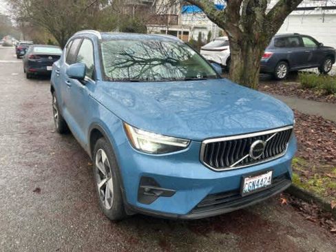 Certified 2023 Volvo XC40 B5 Plus w/ Protection Package Premier image 7