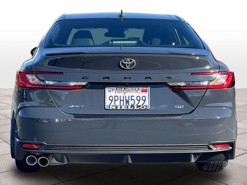Used 2025 Toyota Camry SE image 7