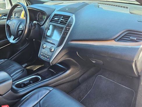 Used 2019 Lincoln MKC Reserve image 24