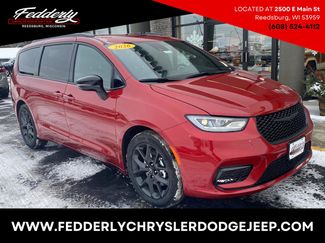 New 2026 Chrysler Pacifica Select w/ S Appearance Package video 1