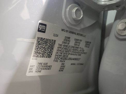 New 2025 Chevrolet Silverado EV RST image 24