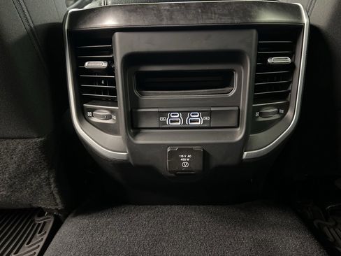 Used 2022 RAM 2500 Big Horn w/ Level C Equiment Group image 33