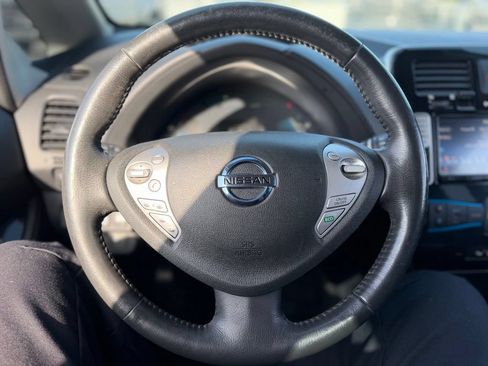 Used 2017 Nissan Leaf SL w/ Premium Package FWD image 6