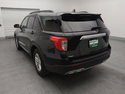 Used 2024 Ford Explorer XLT w/ Equipment Group 202A image 5