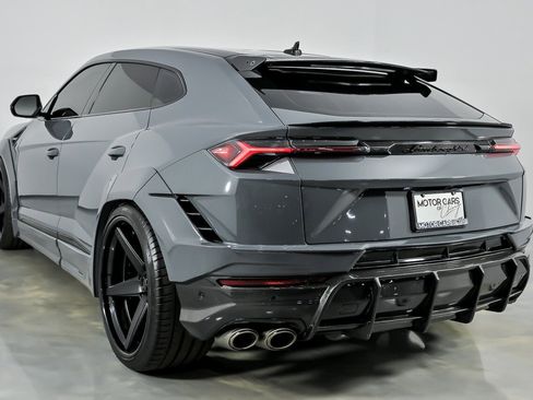 Used 2024 Lamborghini Urus Performante AWD/4WD image 10