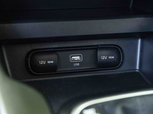 Used 2025 Kia Soul LX FWD image 30