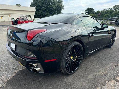 Used 2013 Ferrari California image 5