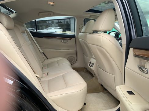 Used 2013 Lexus ES 300h w/ Luxury Pkg FWD image 33