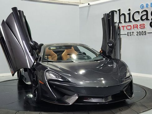 Used 2019 McLaren 570S Spider RWD image 2