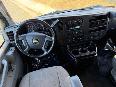 Used 2020 Chevrolet Express 3500 LS RWD image 8
