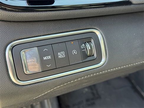 Used 2025 Buick Enclave Preferred image 17