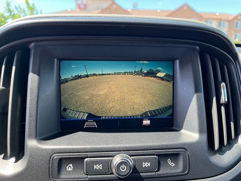 Used 2022 Chevrolet Colorado W/T RWD image 24
