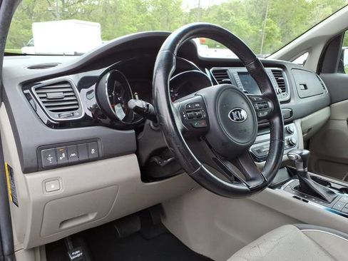 Used 2017 Kia Sedona EX FWD image 14