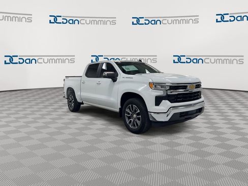 Used 2025 Chevrolet Silverado 1500 LT image 2
