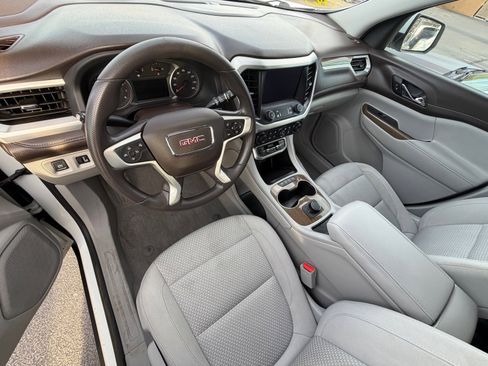 Used 2022 GMC Acadia SLE image 7