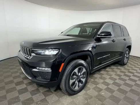 Used 2023 Jeep Grand Cherokee 4WD 4xe w/ Luxury Tech Group II image 14