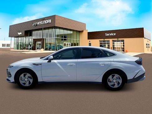 New 2026 Hyundai Sonata SE FWD image 3
