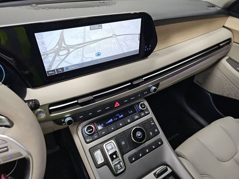Used 2025 Hyundai Palisade Limited FWD image 8