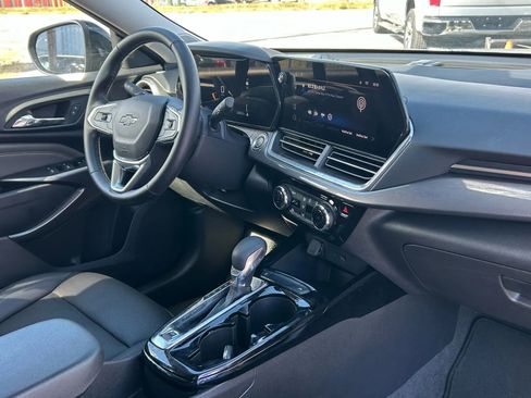 Used 2025 Chevrolet Trax ACTIV w/ Driver Confidence Package image 19