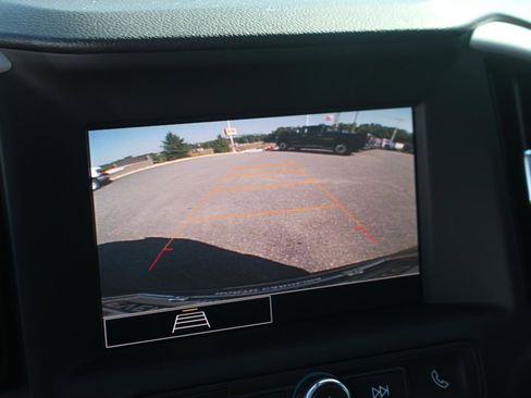 Used 2022 GMC Terrain SLE w/ Driver Convenience Package AWD/4WD image 25