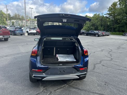 Used 2022 Buick Encore GX Essence w/ Advanced Technology Package AWD/4WD image 7