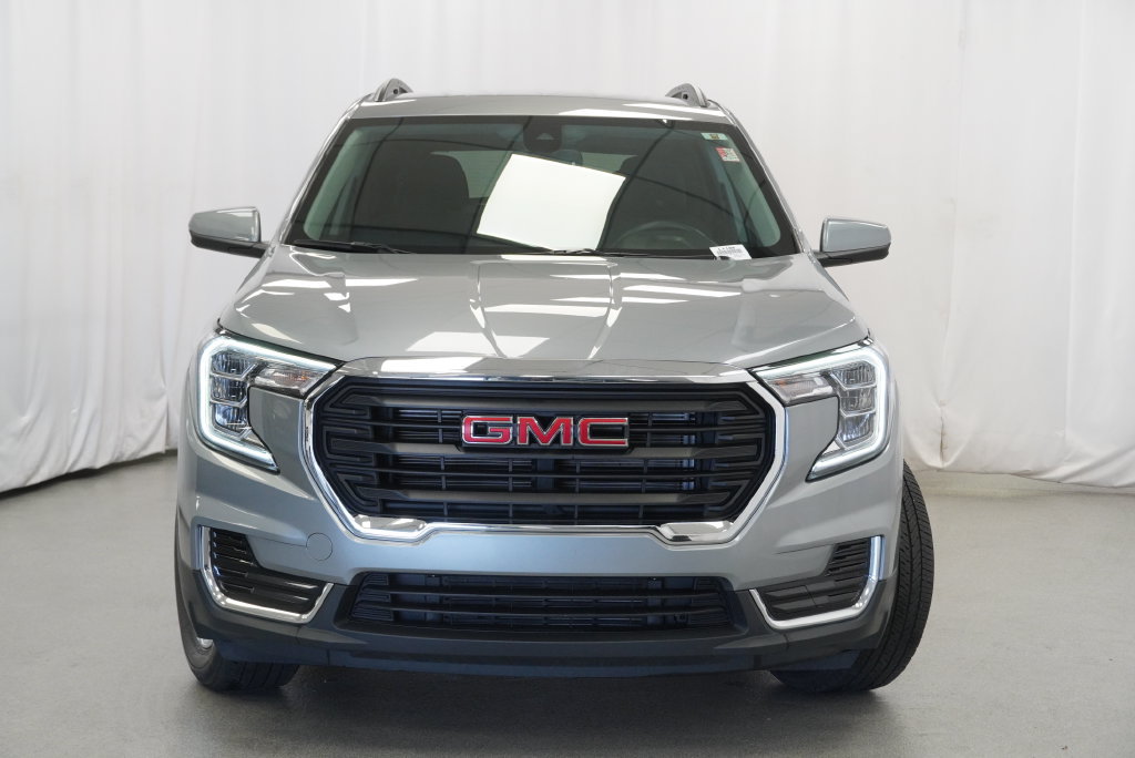 Used 2024 GMC Terrain SLE w/ Driver Convenience Package AWD/4WD image 34