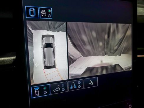 Used 2025 GMC Yukon Denali image 25