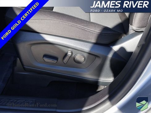 Certified 2022 Ford Explorer XLT image 25