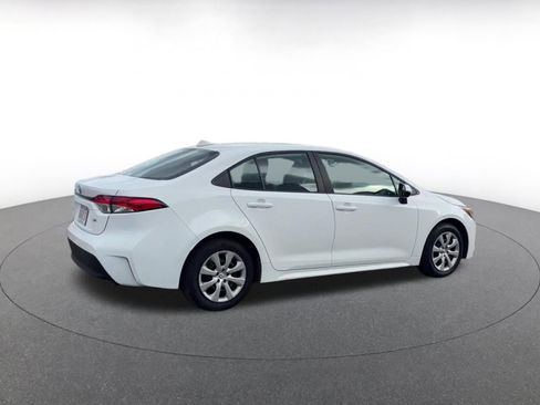 Used 2025 Toyota Corolla LE image 15