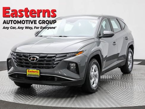 Used 2024 Hyundai Tucson SE image 1