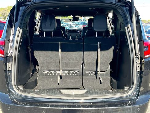 Used 2025 Chrysler Pacifica Select image 22