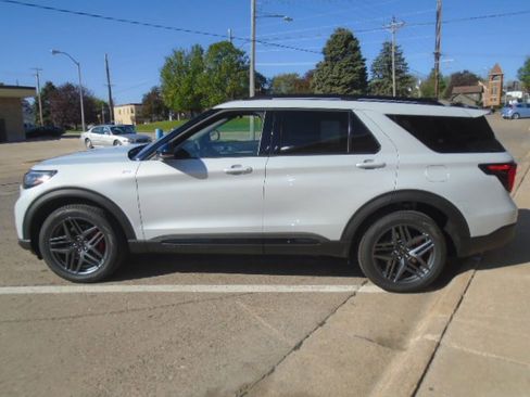 New 2026 Ford Explorer ST-Line AWD/4WD image 33