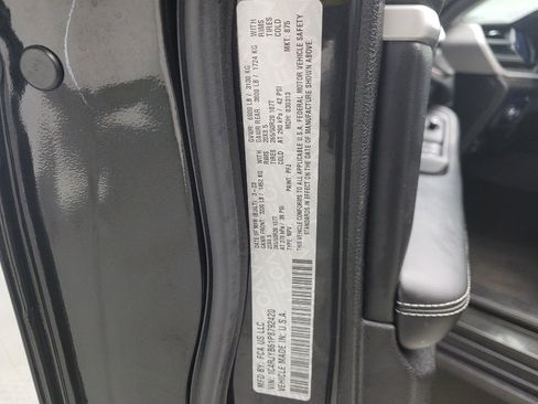 Used 2023 Jeep Grand Cherokee 4WD 4xe image 33