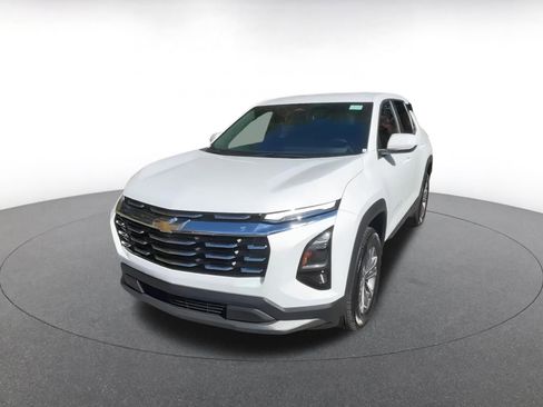 Used 2025 Chevrolet Equinox LT image 7