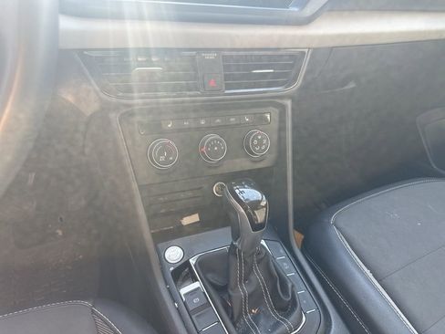 Used 2022 Volkswagen Taos SE image 11