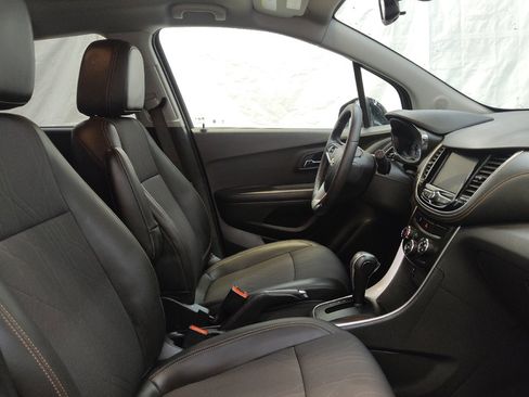 Used 2021 Chevrolet Trax LT w/ Sport Edition image 21